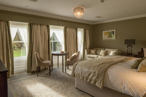 Oakley Hall Hotel image 4